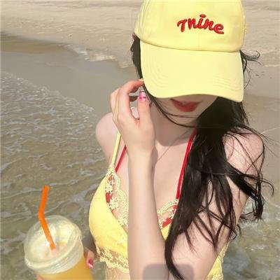 夏日天空的那匹红马